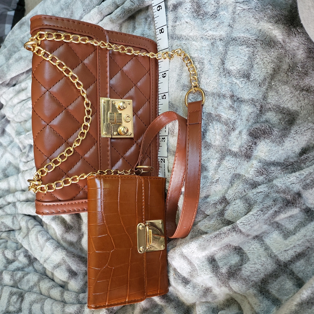 Brown purse with matching wallet
